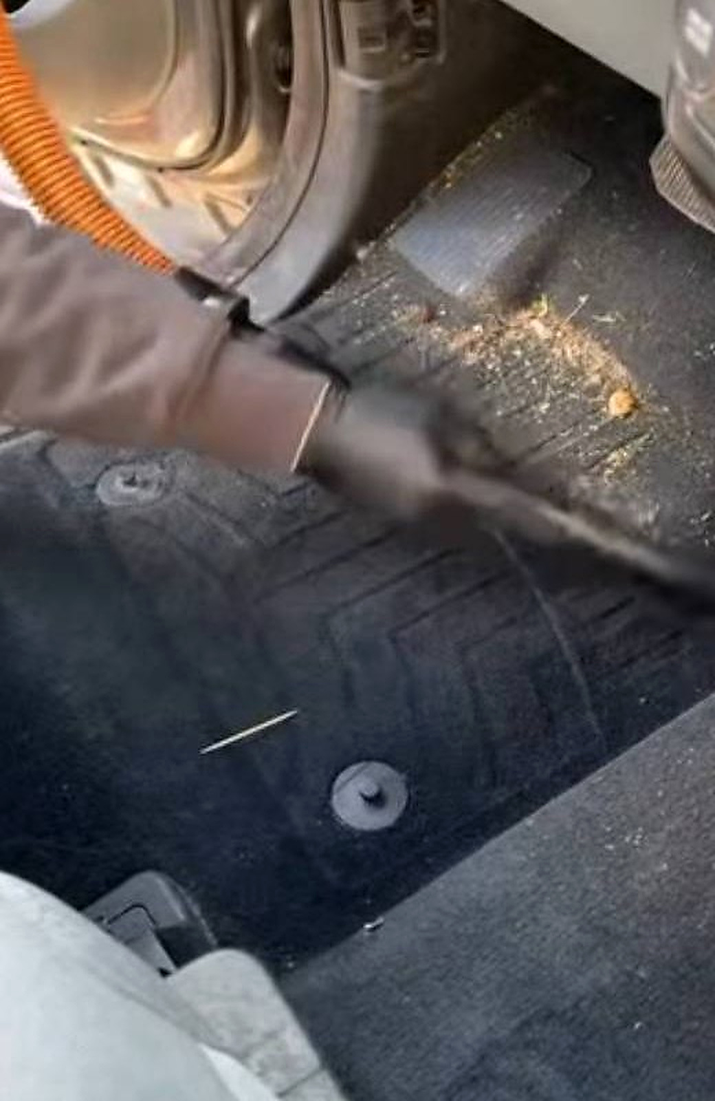 رسیدگی به داخل خودرو